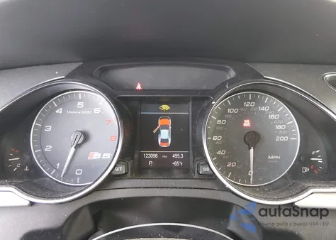 2011 Audi S5 4.2 Premium Plus z USA, uszkodzony, nr VIN WAUCVAFR9BA047810